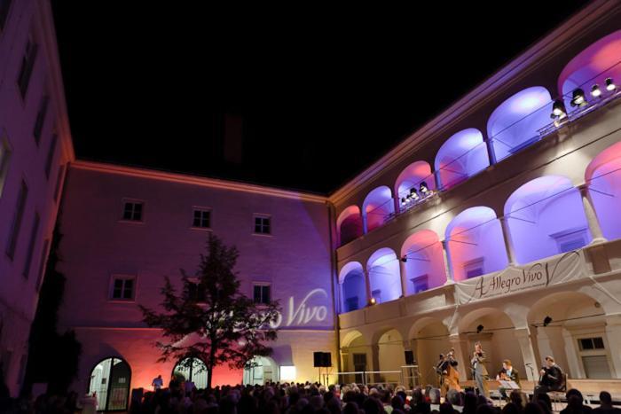Kunsthaus Horn Hotel ภายนอก รูปภาพ